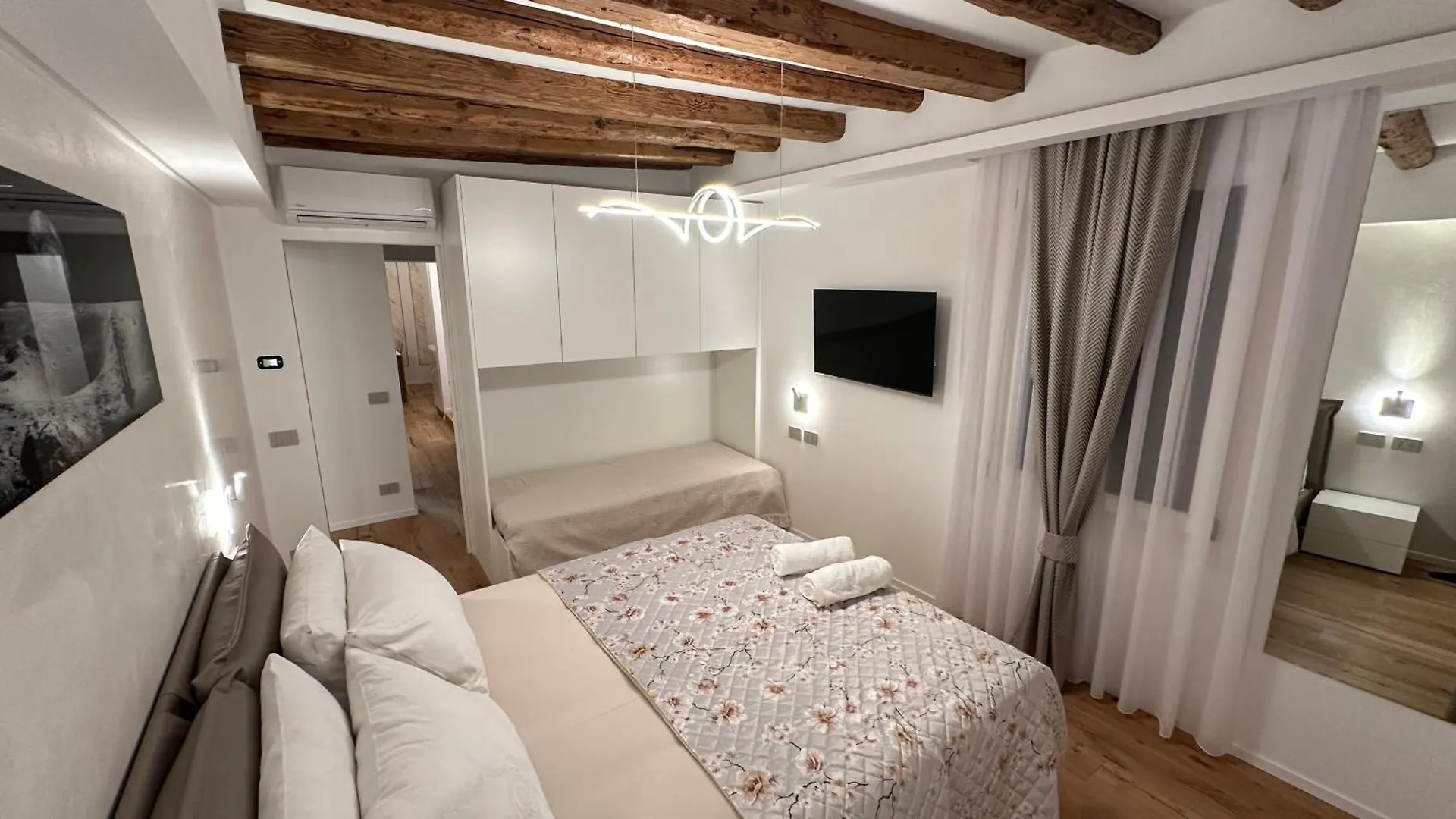 Palazzo Michelin Suite Venice 0*,  Italy